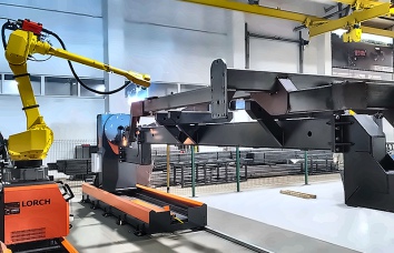 Робот для сварки рам бункеров